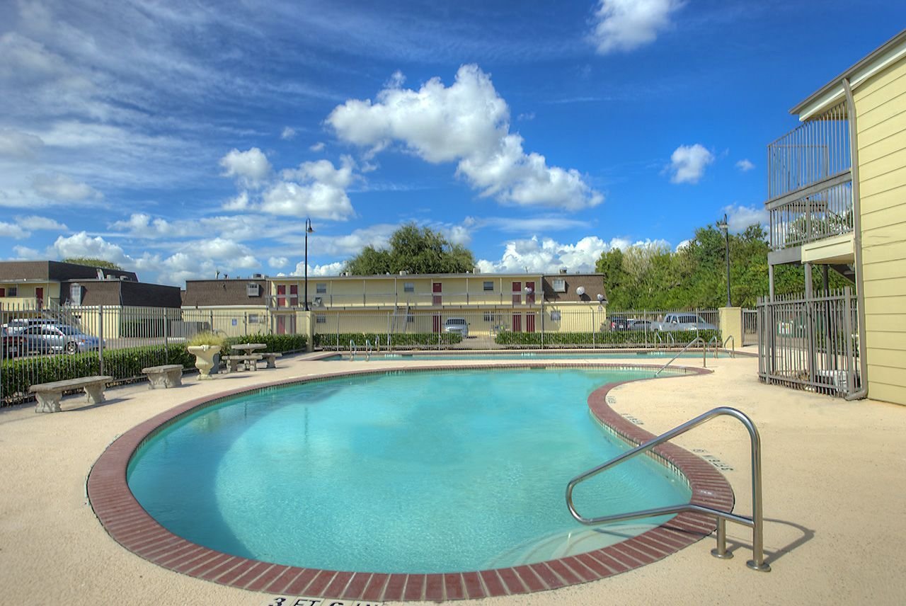Oaks of Baytown Apartments photo 2