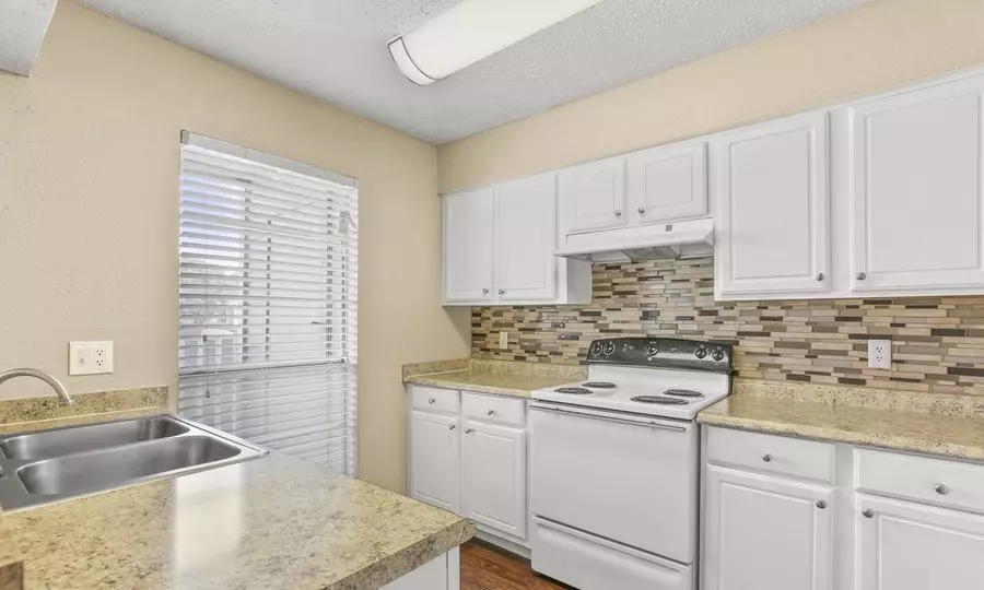 1407 Shady Lane, Bedford, TX 76021 photo 5