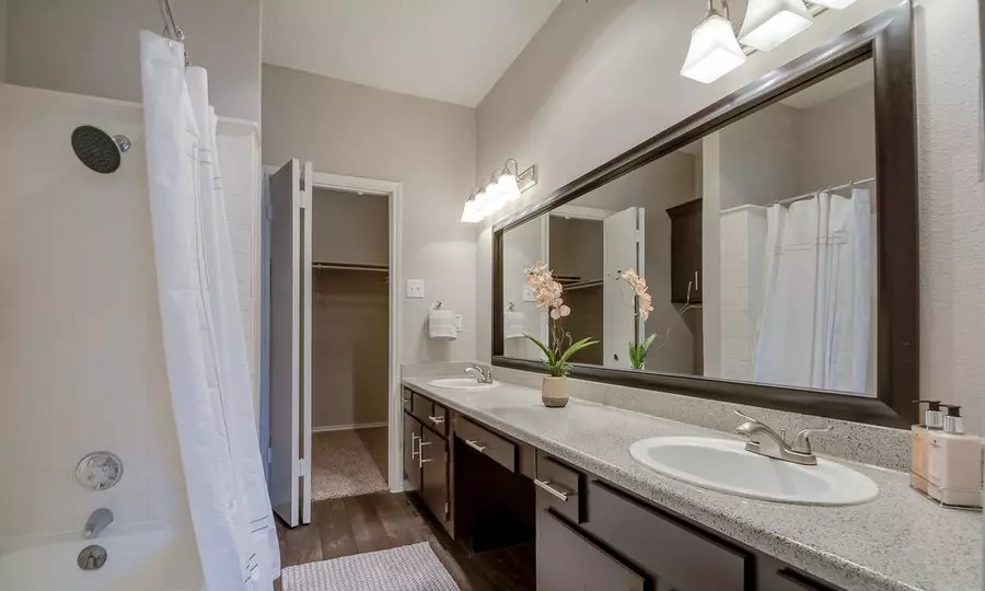 2307 L Don Dodson Drive, Bedford, TX 76021 photo 5