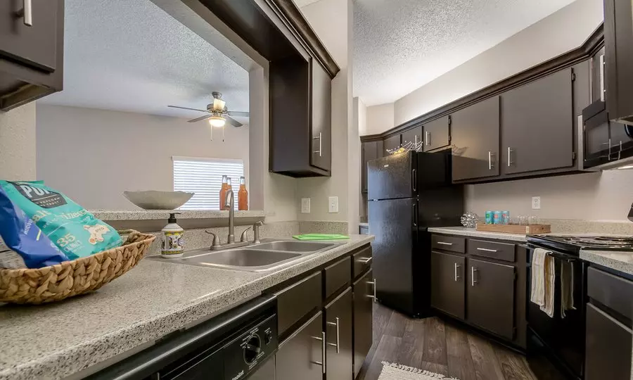 2307 L Don Dodson Drive, Bedford, TX 76021 photo 4