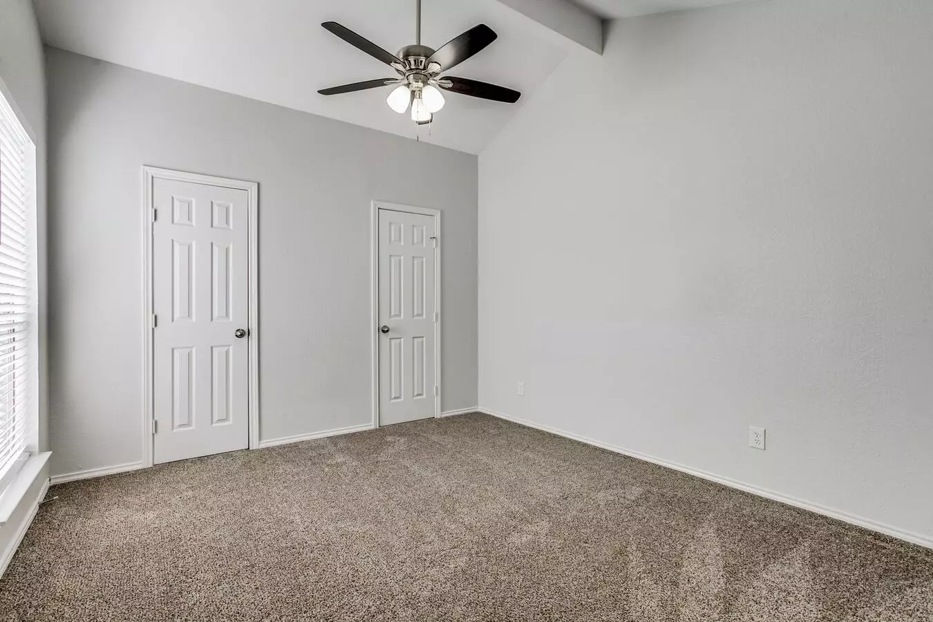 2805 Meadow Park Dr. photo 4