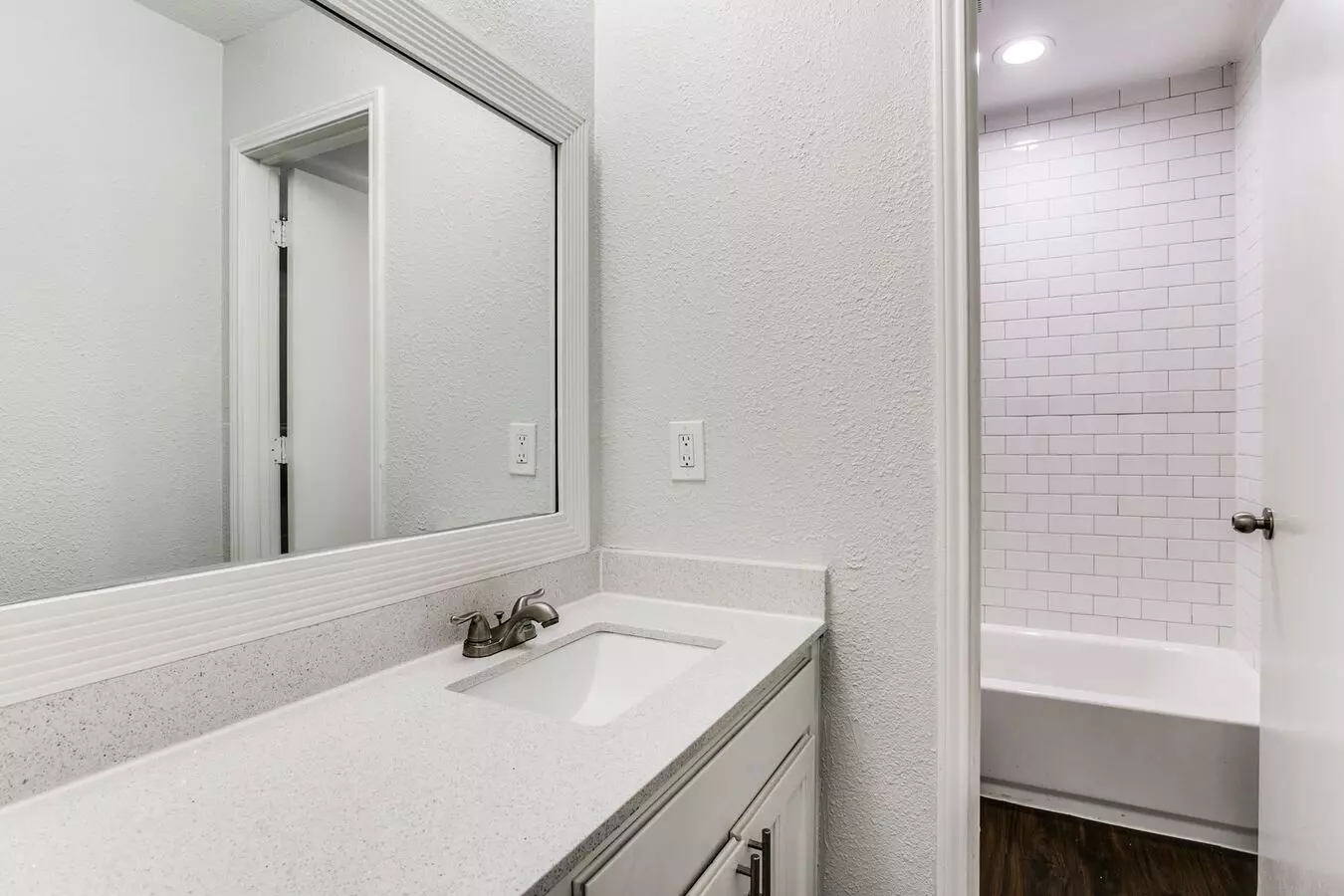 2805 Meadow Park Dr. photo 5