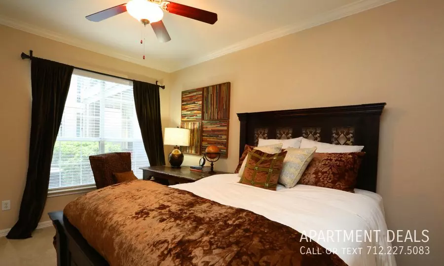 4544 Sunburst Court, Bellaire, TX 77401 photo 4