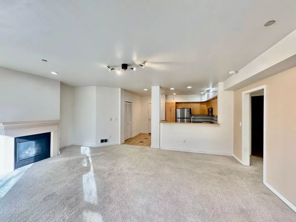 925 110th Ave #405 NE photo 5