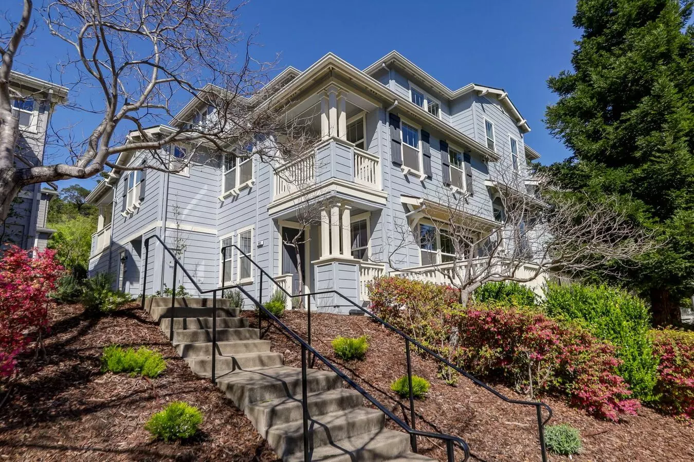 3 Bed / 2.5 Bath Beautiful End Unit Townhome With Tons Of Upgrades. Youtube Tour!! photo 2