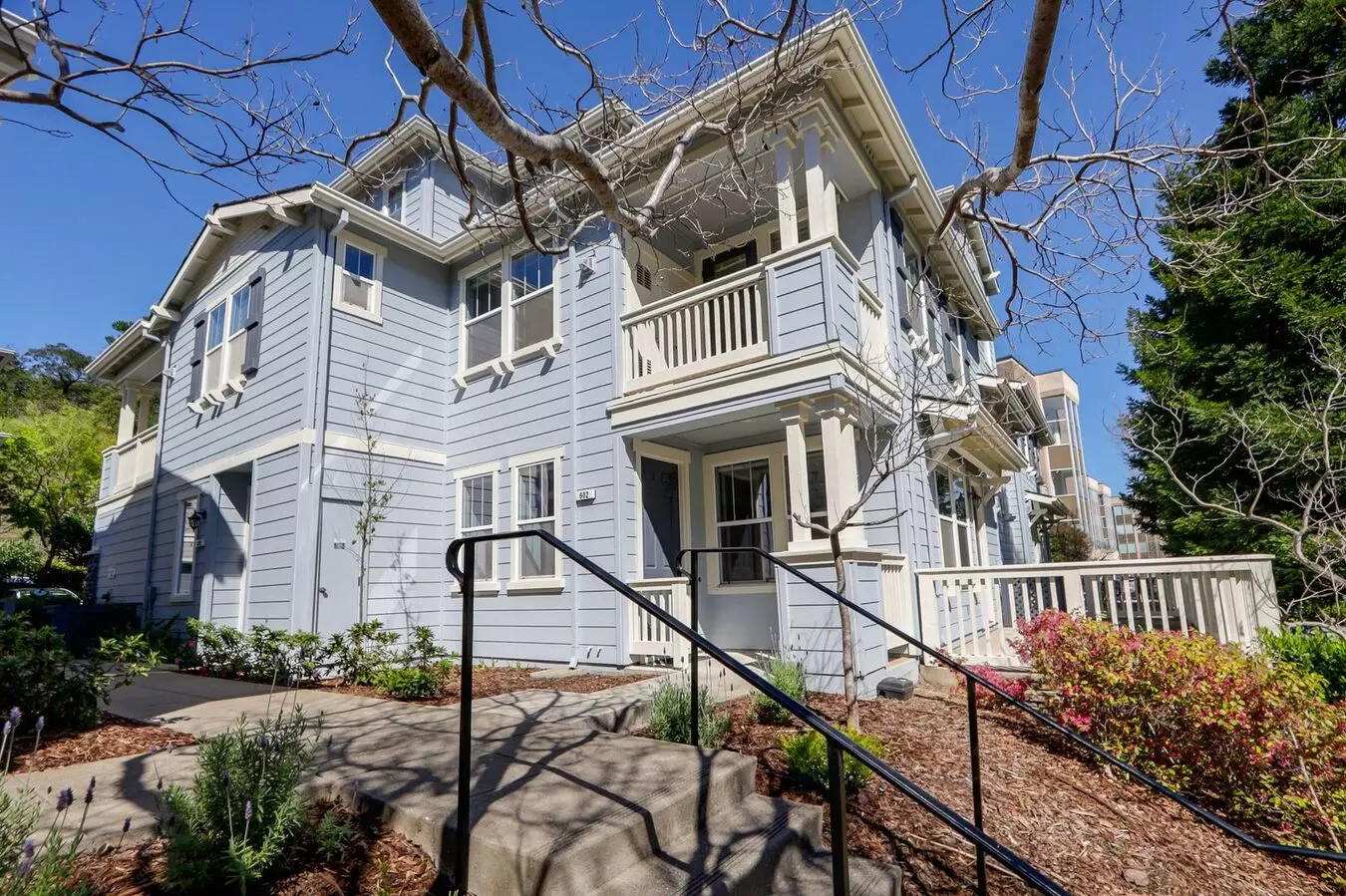 3 Bed / 2.5 Bath Beautiful End Unit Townhome With Tons Of Upgrades. Youtube Tour!! photo 3