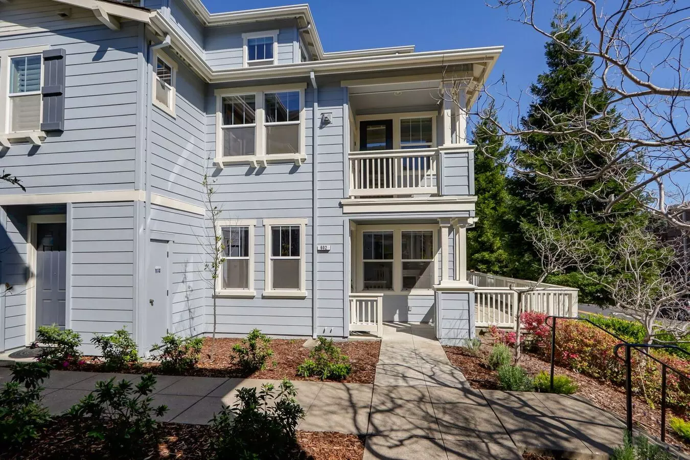 3 Bed / 2.5 Bath Beautiful End Unit Townhome With Tons Of Upgrades. Youtube Tour!! photo 4