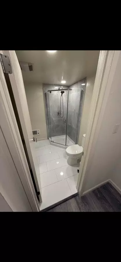 Carlmont Apartments photo 4