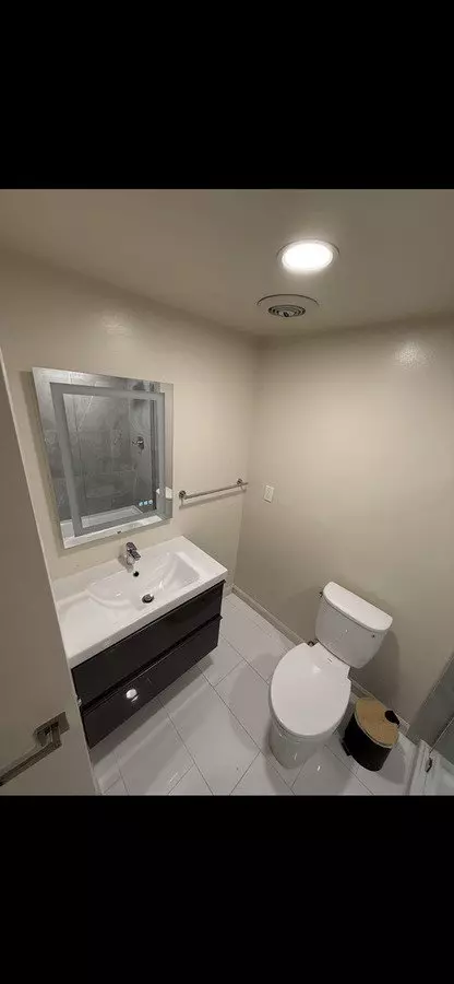 Carlmont Apartments photo 3