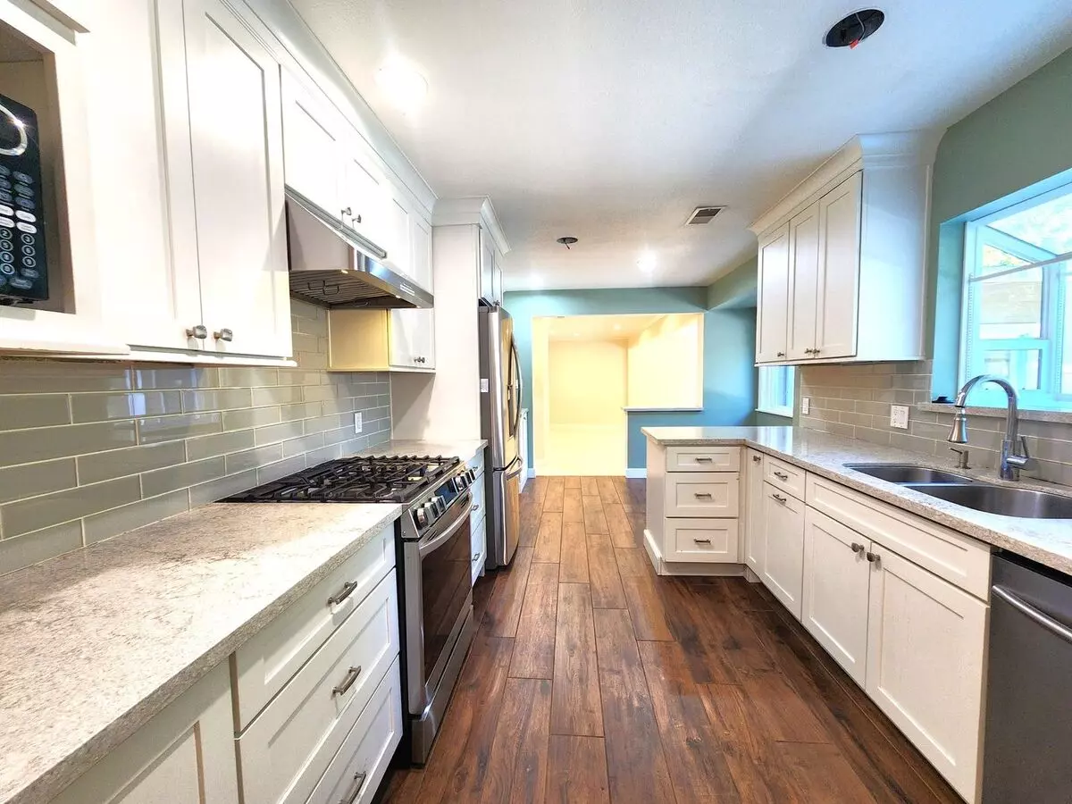 Spacious 4 Bedroom House In Belmont photo 5