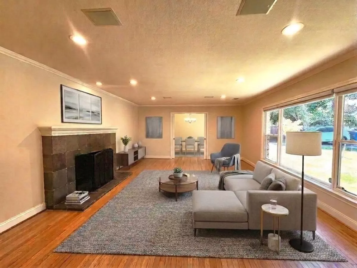 Spacious 4 Bedroom House In Belmont photo 2