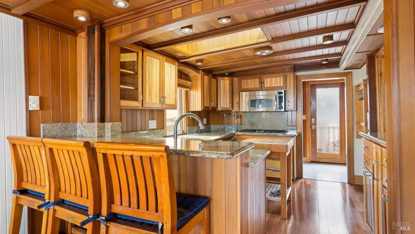 21 Main Street, Tiburon, CA 94920 photo 2