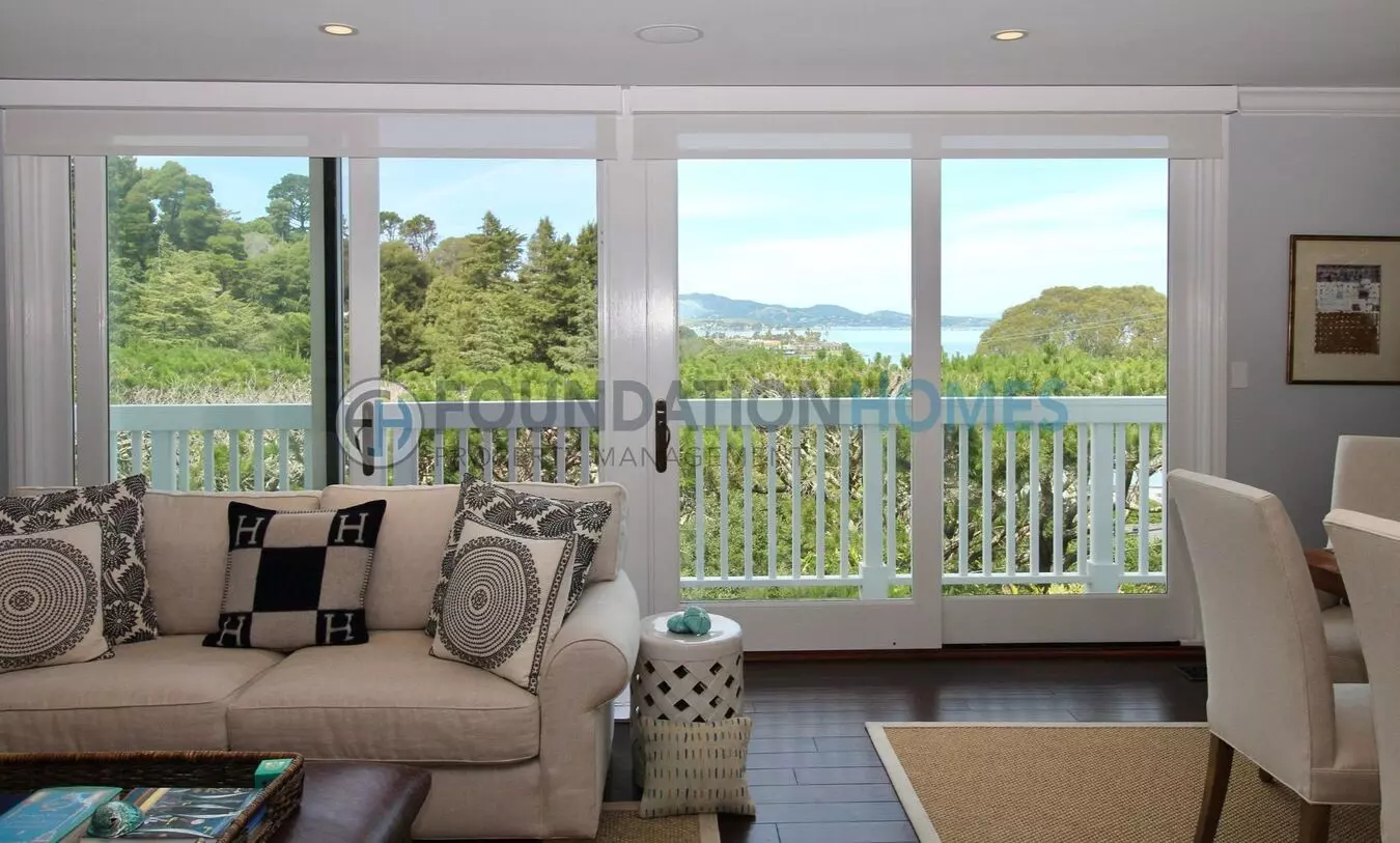 Luxury Rental In Seafirth Estates! Bay Views! Salt Water Pool! Beach Access! Foundation photo 5