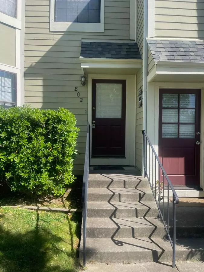 802 Military East photo 2