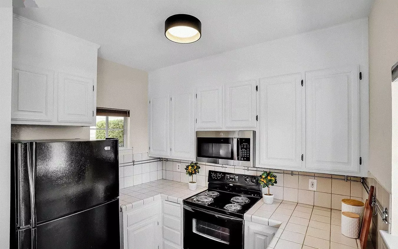 Recently Refreshed 1 Bedroom 1 Bath Unit In Benicia photo 4