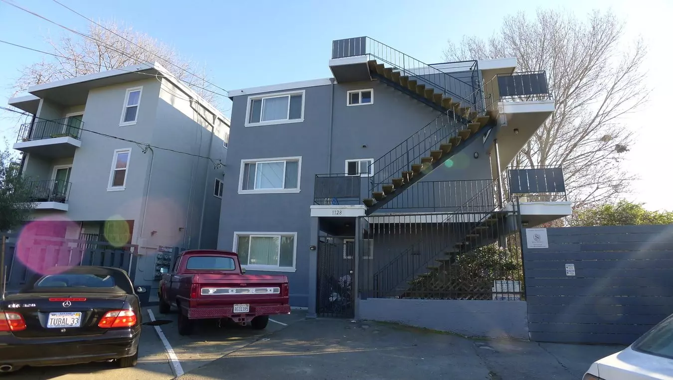 1128 - 1130 Bancroft photo 2