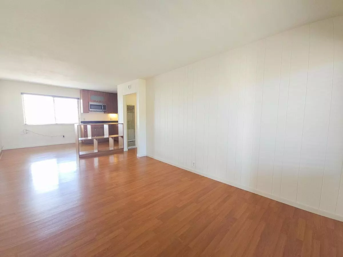 1444 Walnut St. photo 4