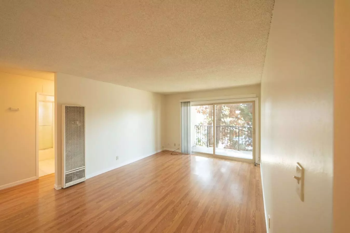 1509 Hearst photo 4