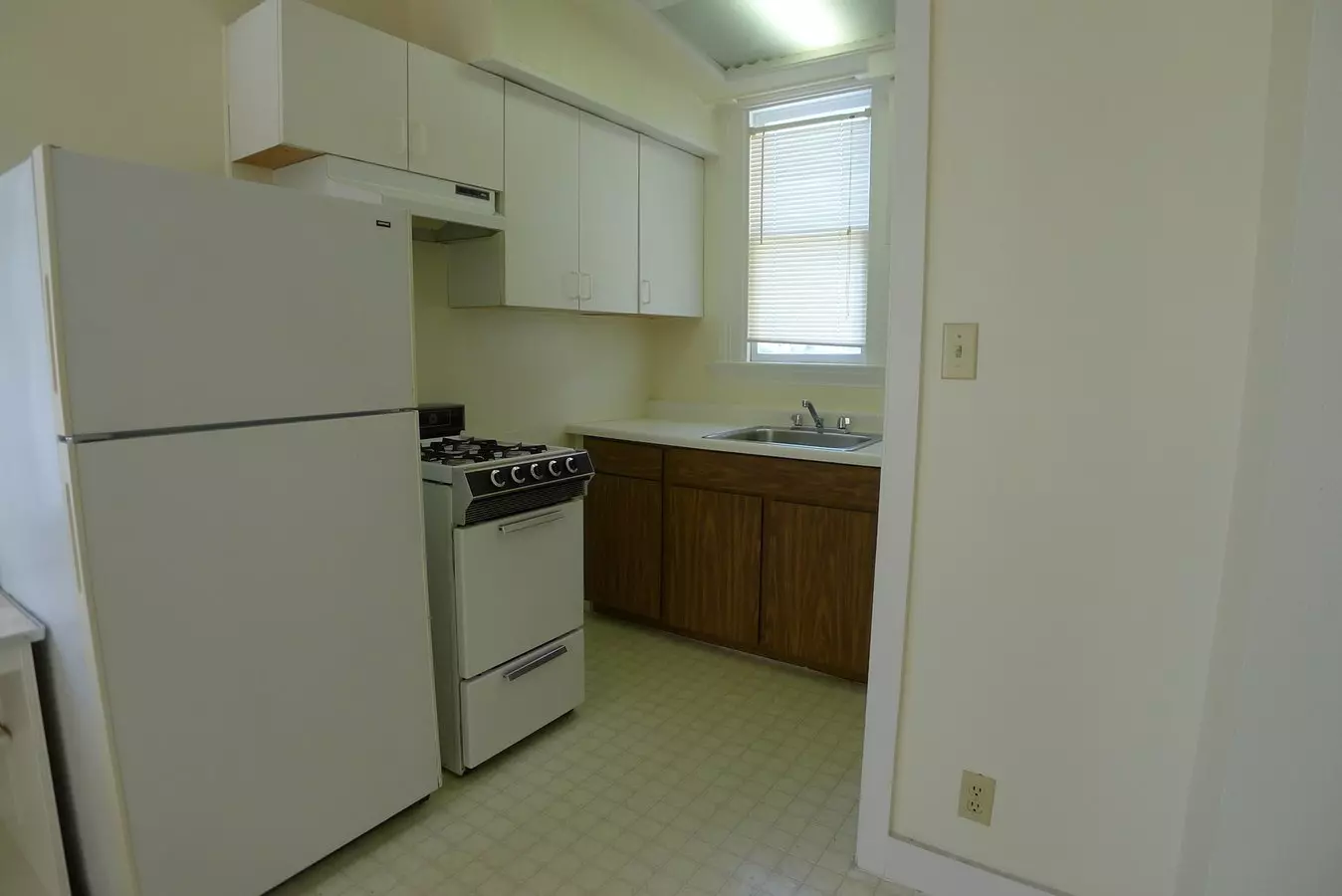 1609 Stuart St photo 3