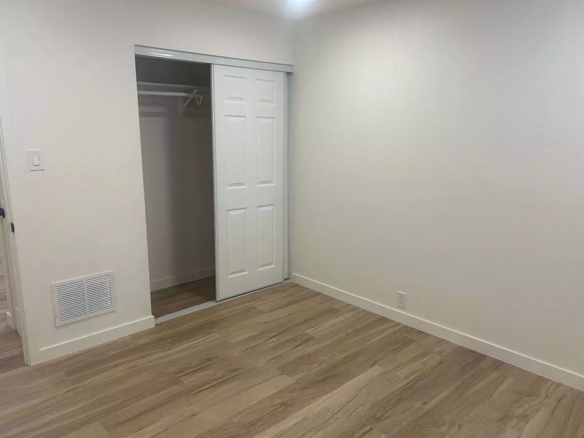 1610 Milvia St photo 4
