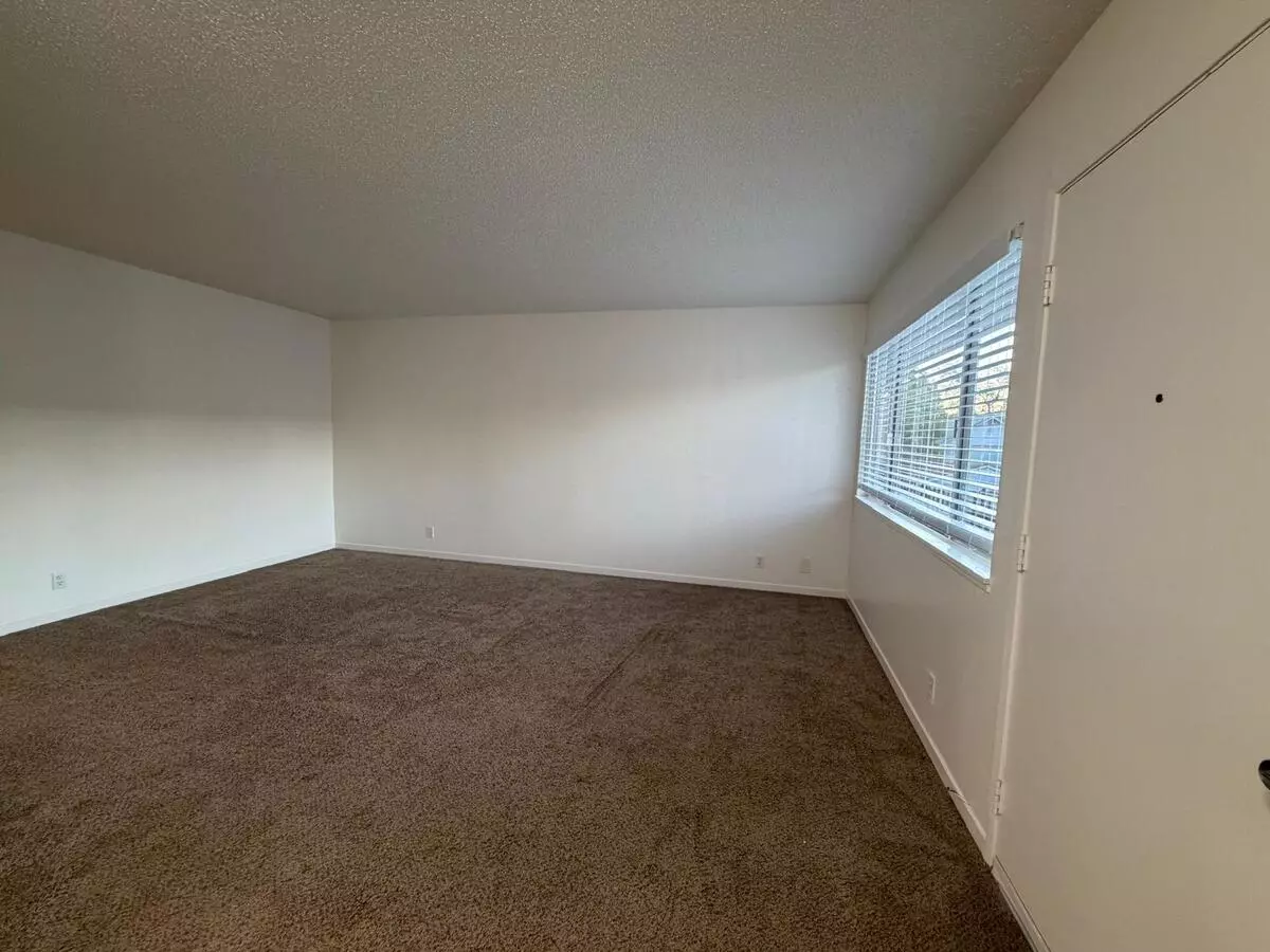 1644 Prince St photo 2