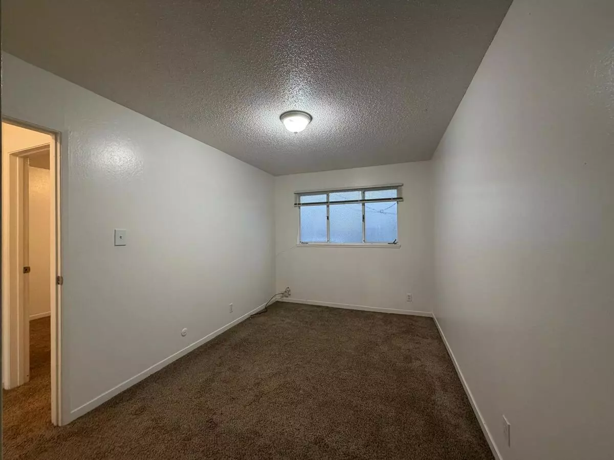 1644 Prince St photo 5