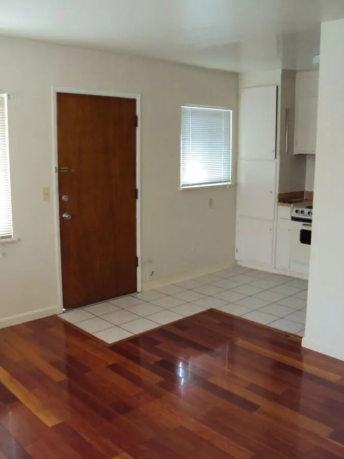 1708 Dwight Way photo 2
