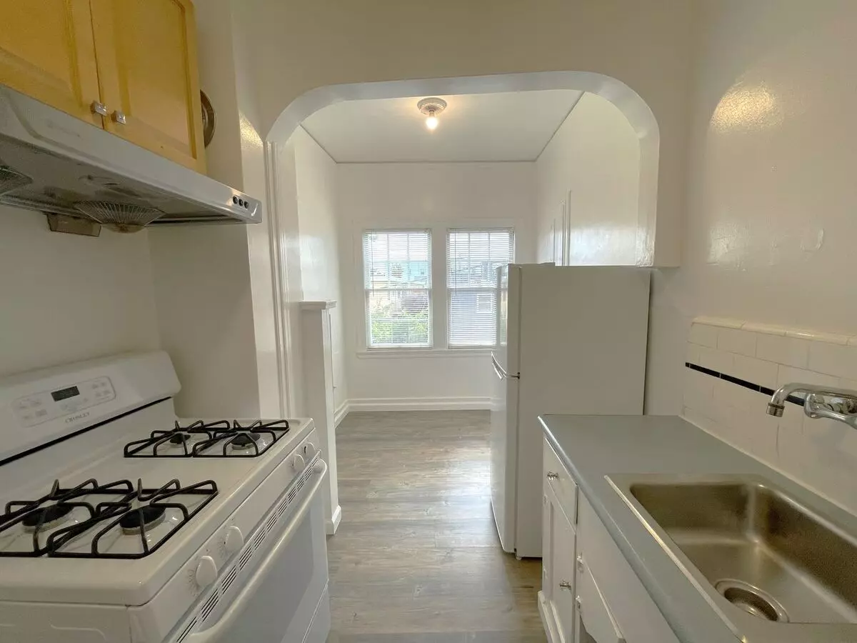1806 #8 Walnut Street, Berkeley - Experience North Berkeley Living!