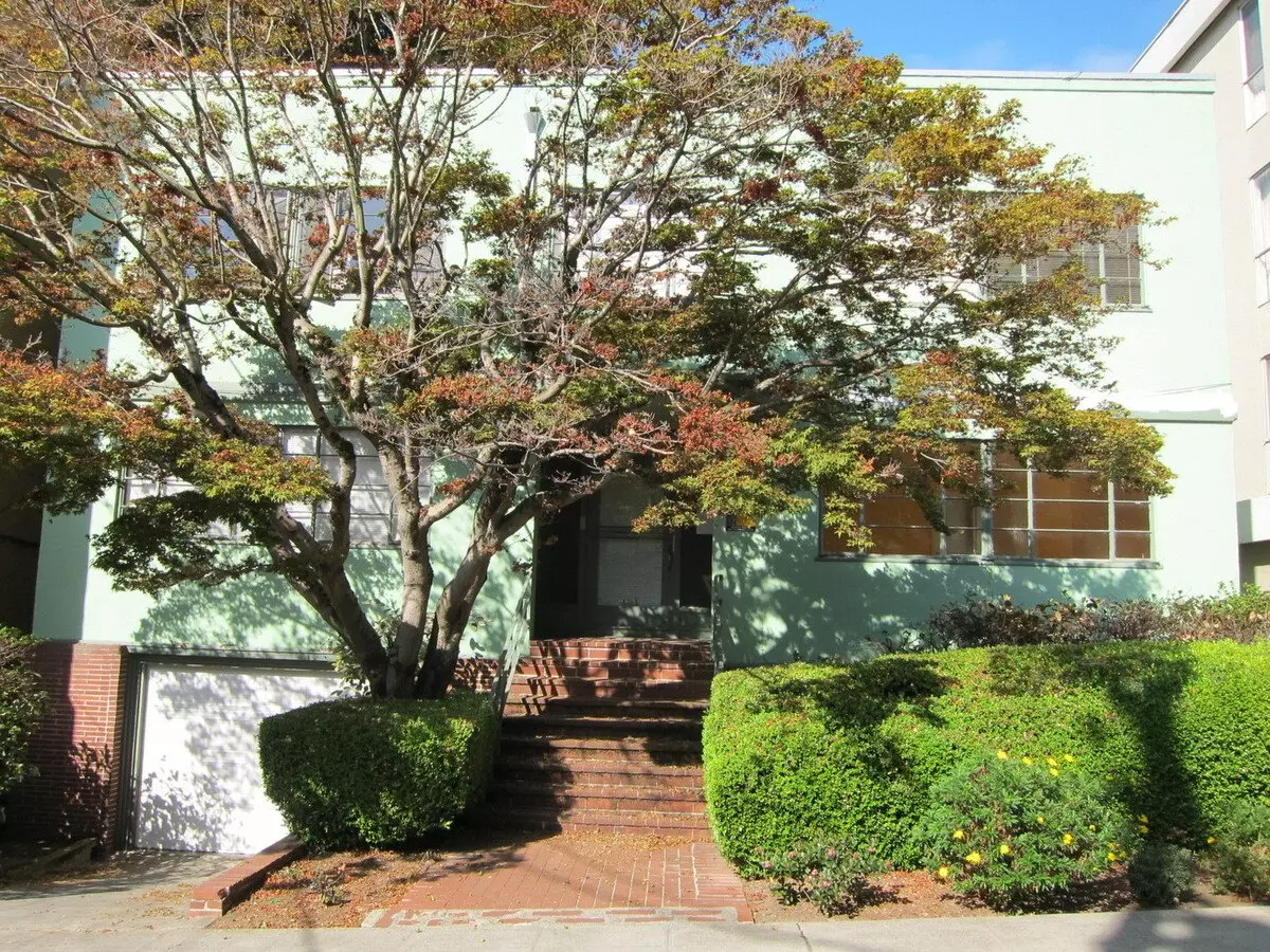 1820 Spruce St. photo 3