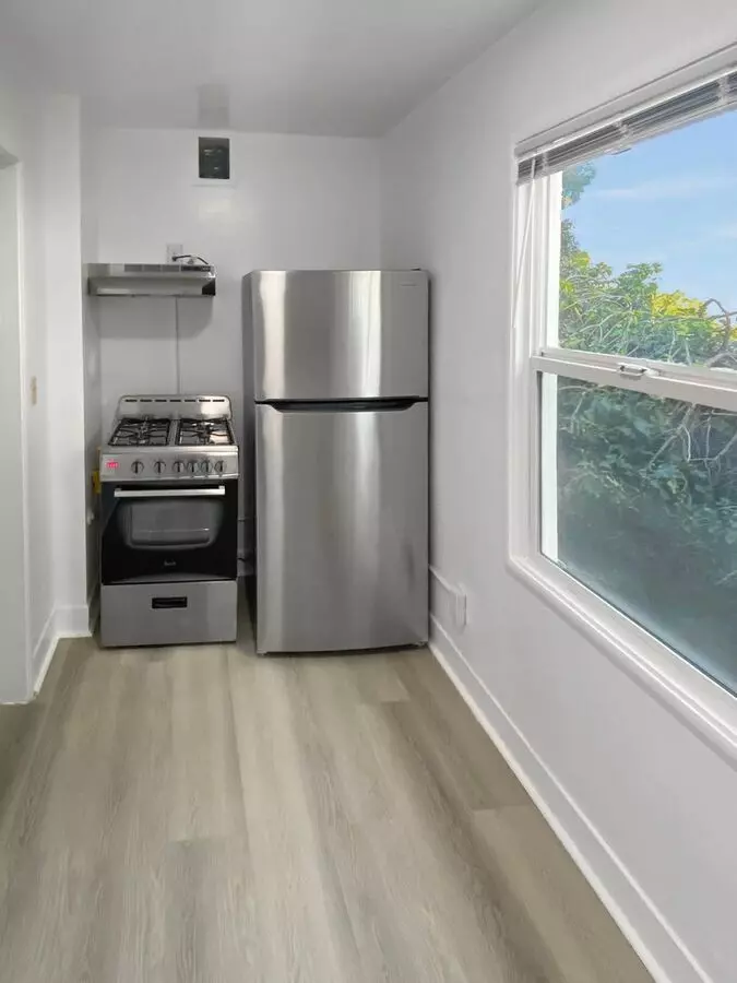 1925 10th Street, Berkeley, CA 94710 photo 3