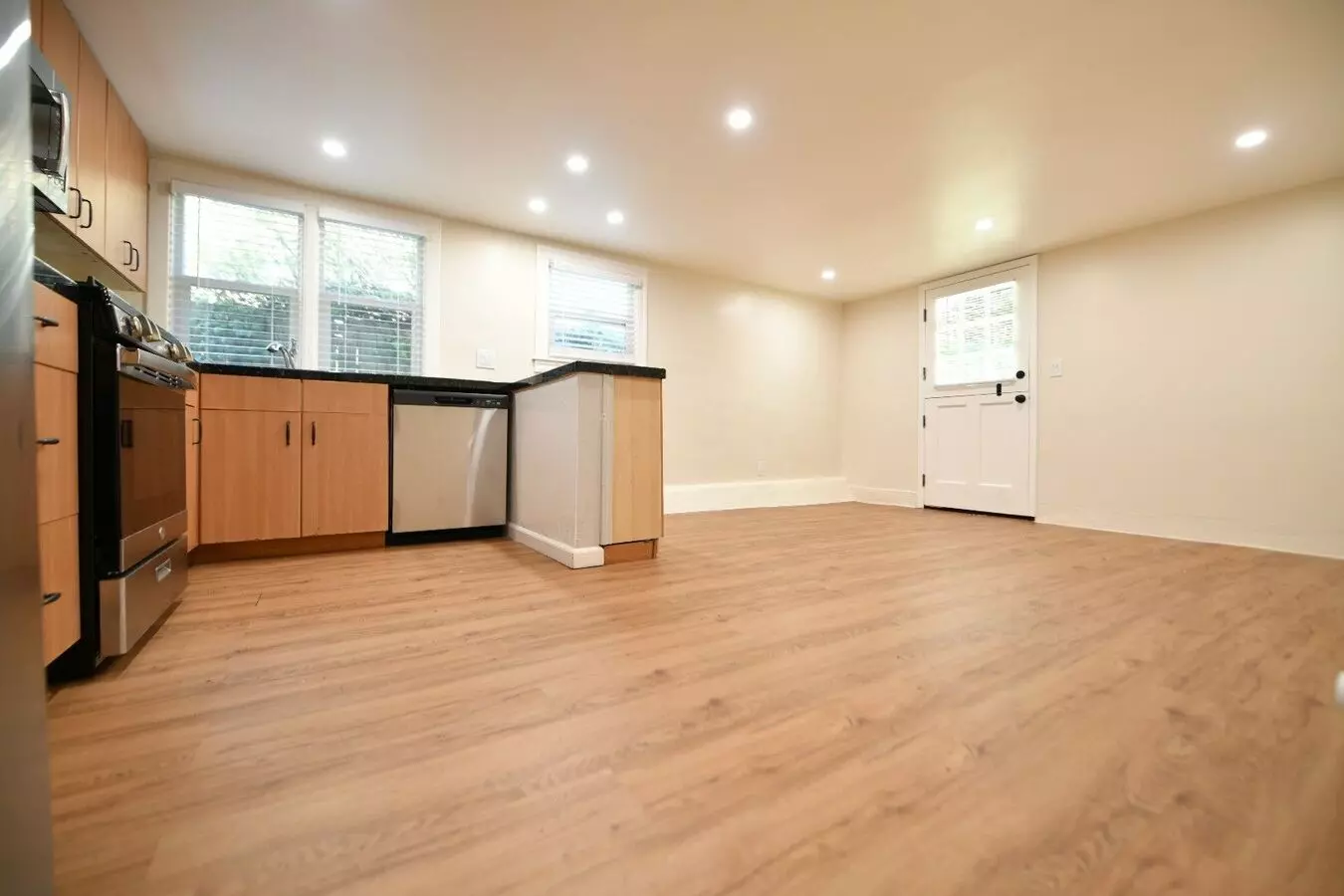 1P - 1511 - 1515 Milvia St. photo 3