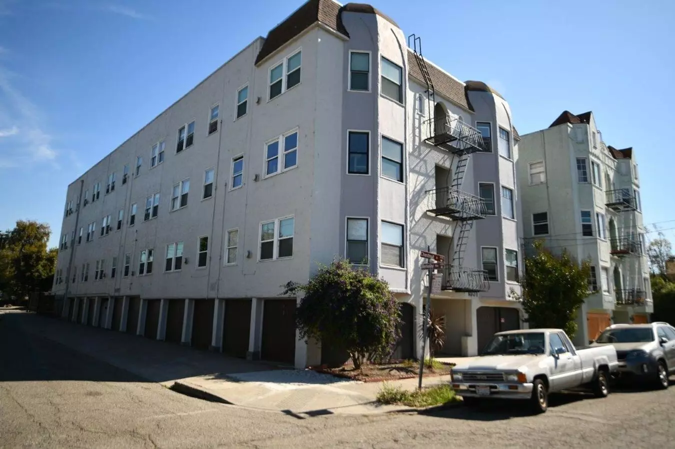 1p662 - Chestnut St photo 2
