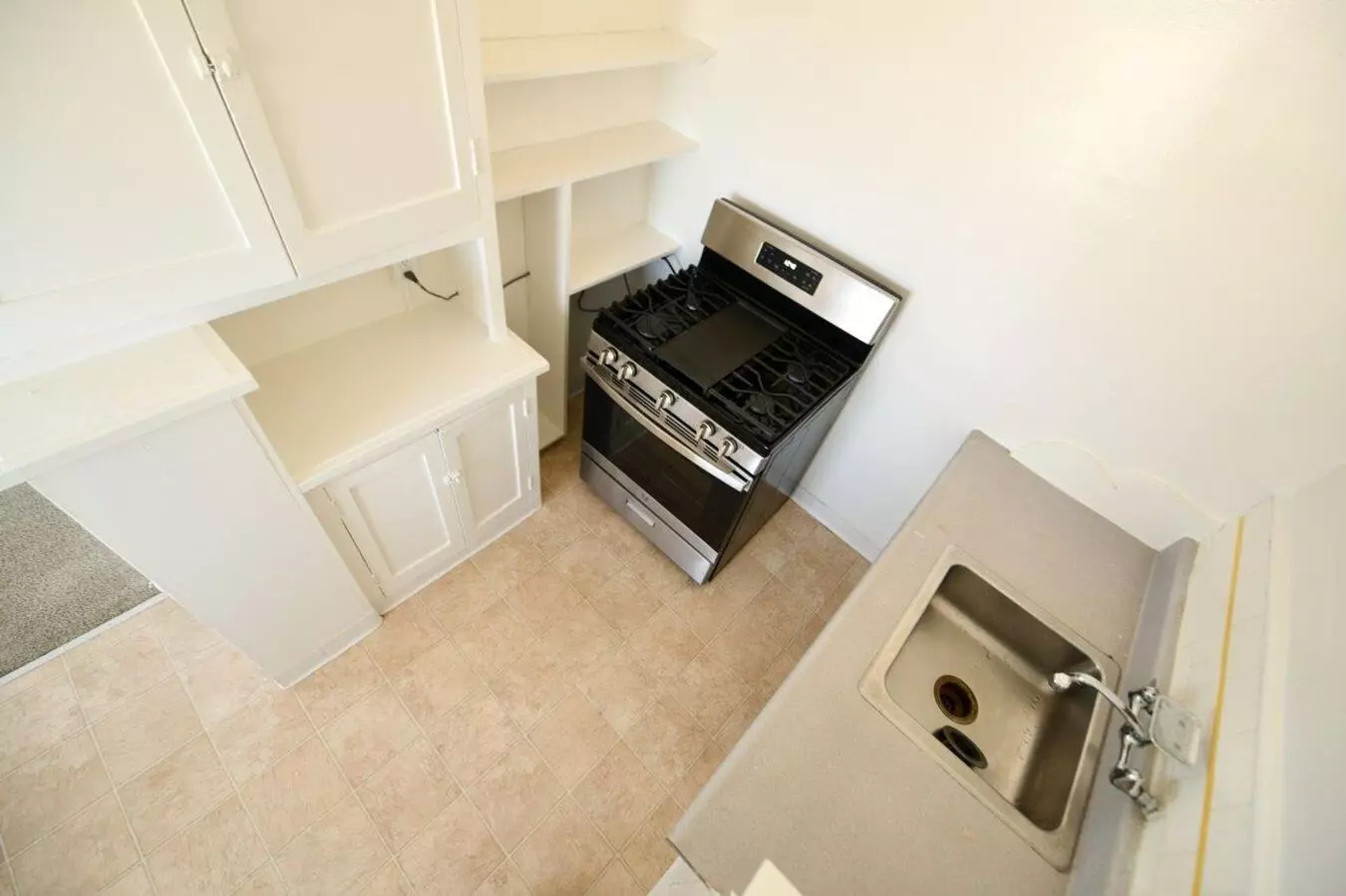 1p662 - Chestnut St photo 2