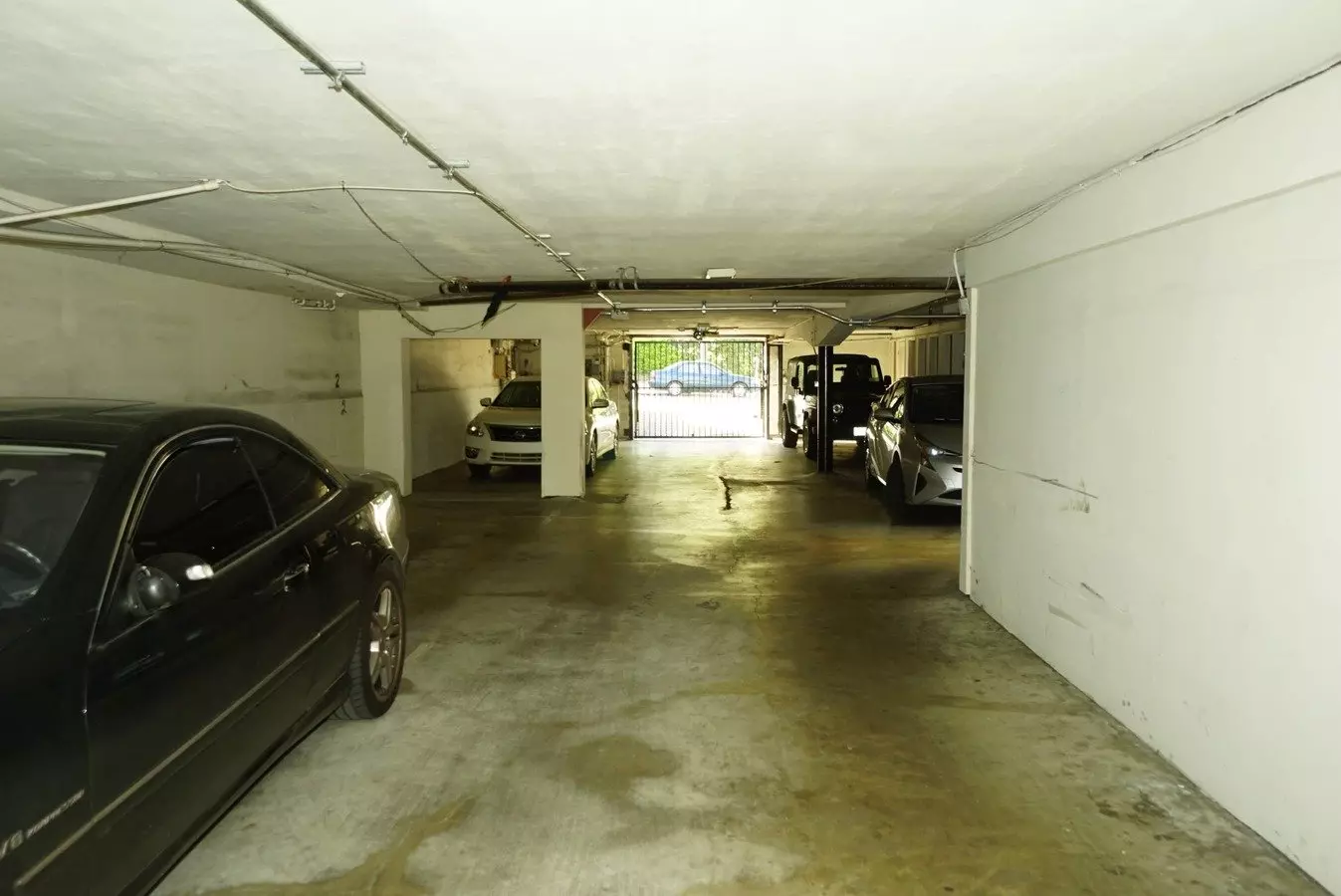 2009-2011 Haste St. photo 5