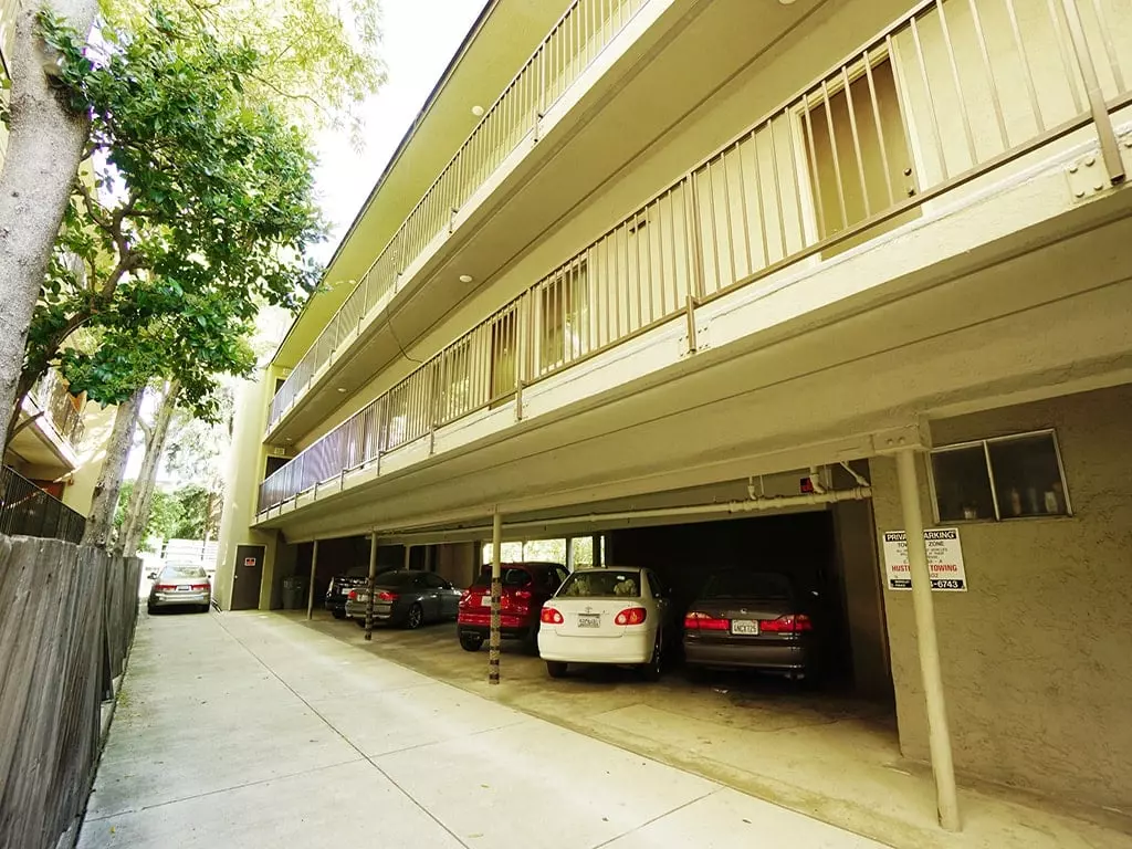 2025 Francisco St. photo 2