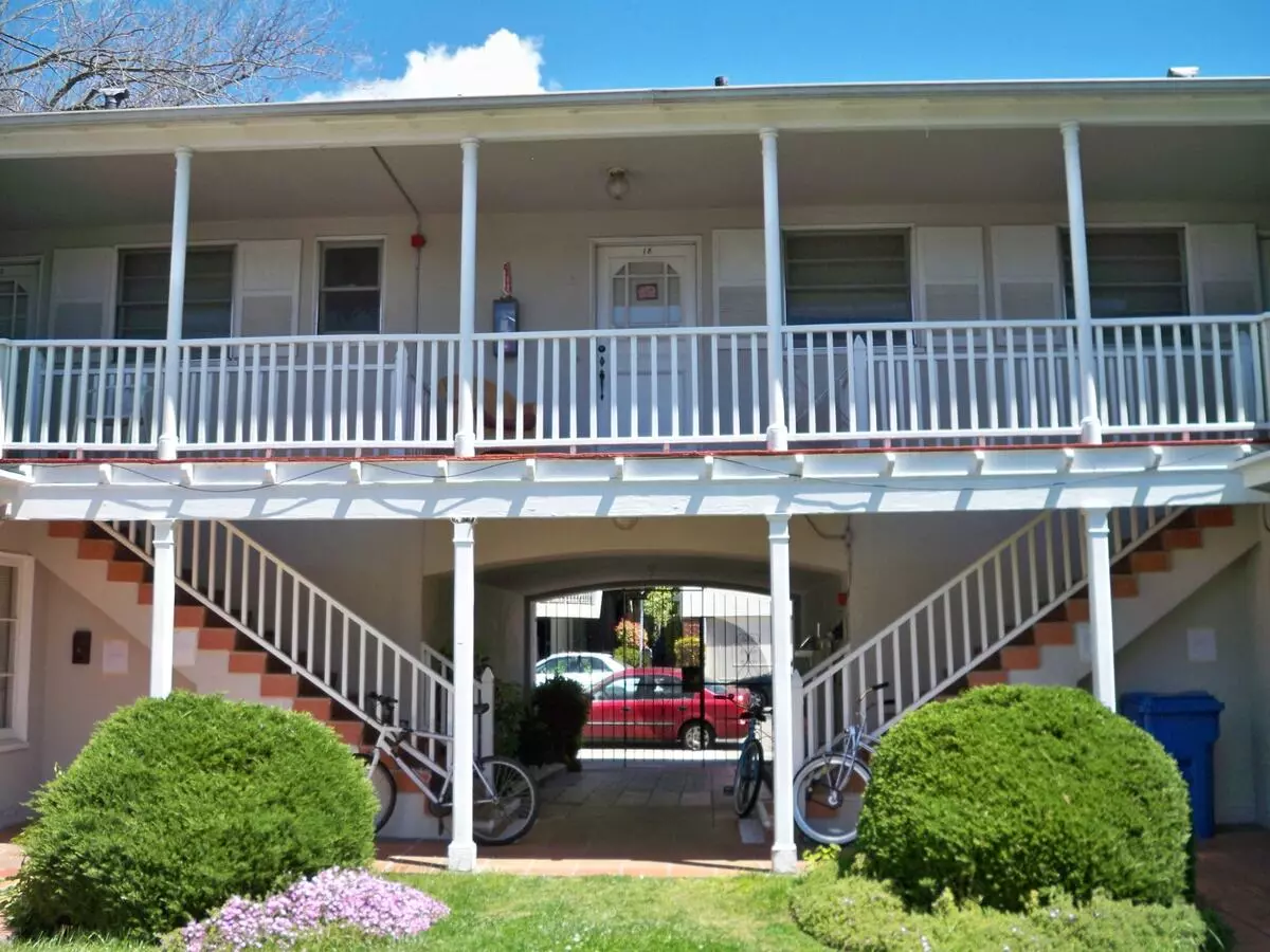 2412 Ellsworth St. photo 2