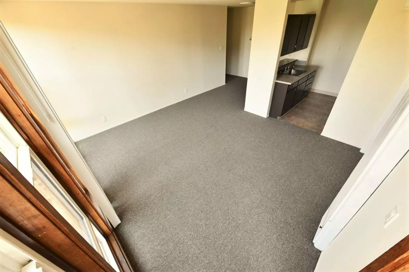 2415 College Ave. photo 5