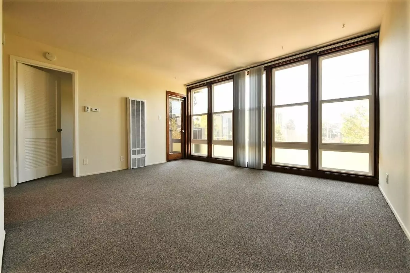 2415 College Ave. photo 2