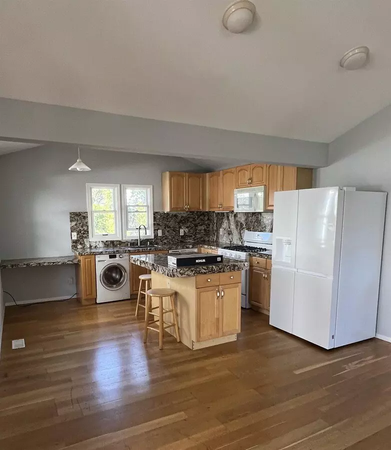 2438 Martin Luther King Jr Way Berkeley, CA 94704 photo 3