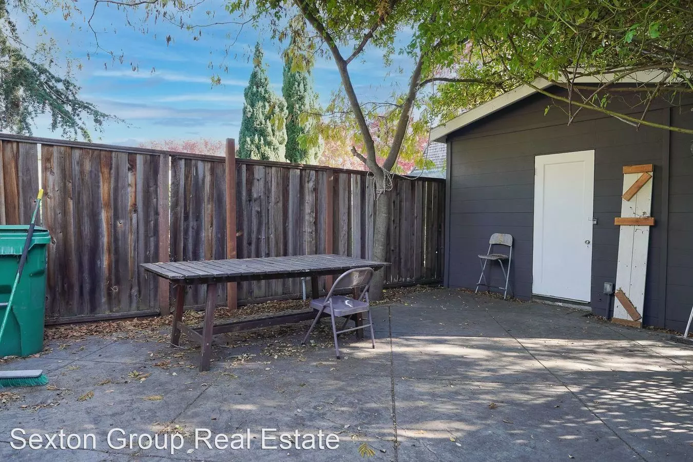 2439 Roosevelt Ave photo 4