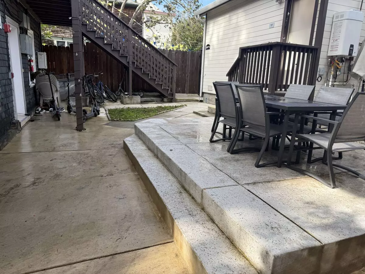 2541-2543 Piedmont Ave. photo 4