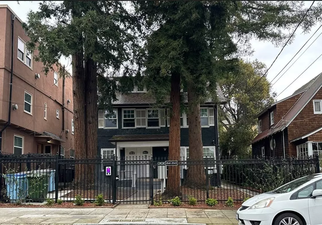 2541-2543 Piedmont Ave. photo 5
