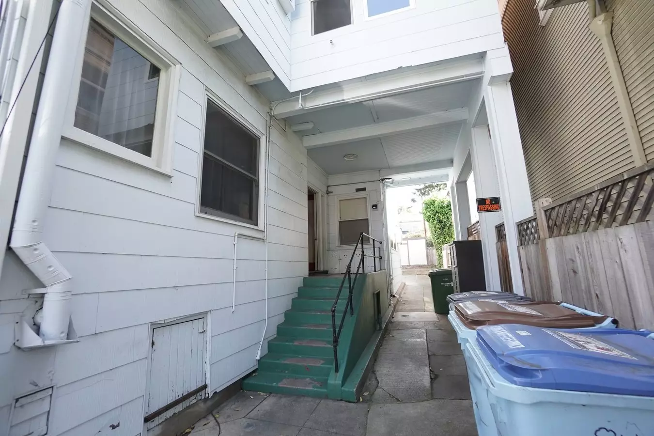 2639 College Ave. photo 3