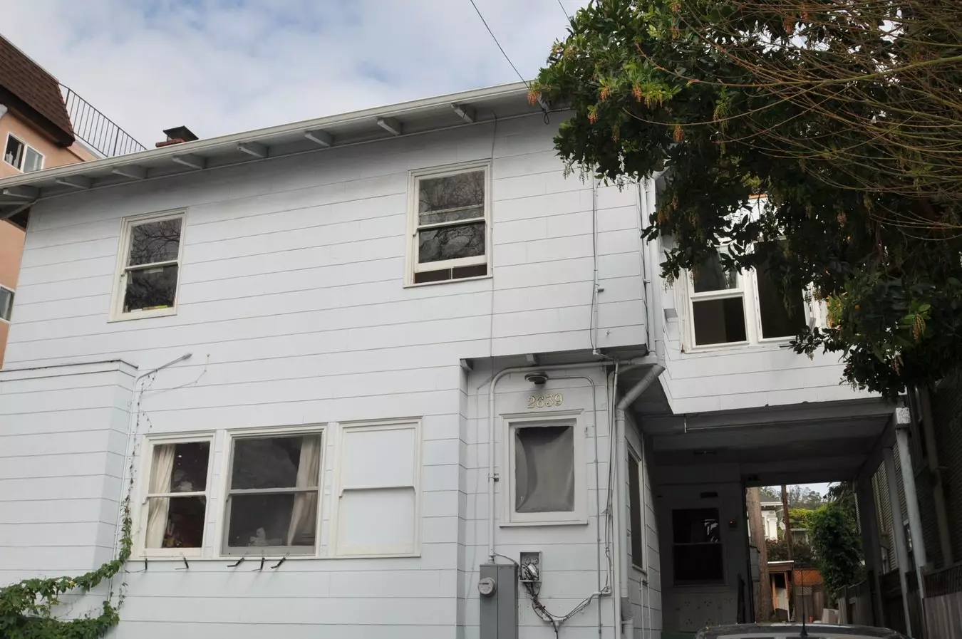 2639 College Ave. photo 4