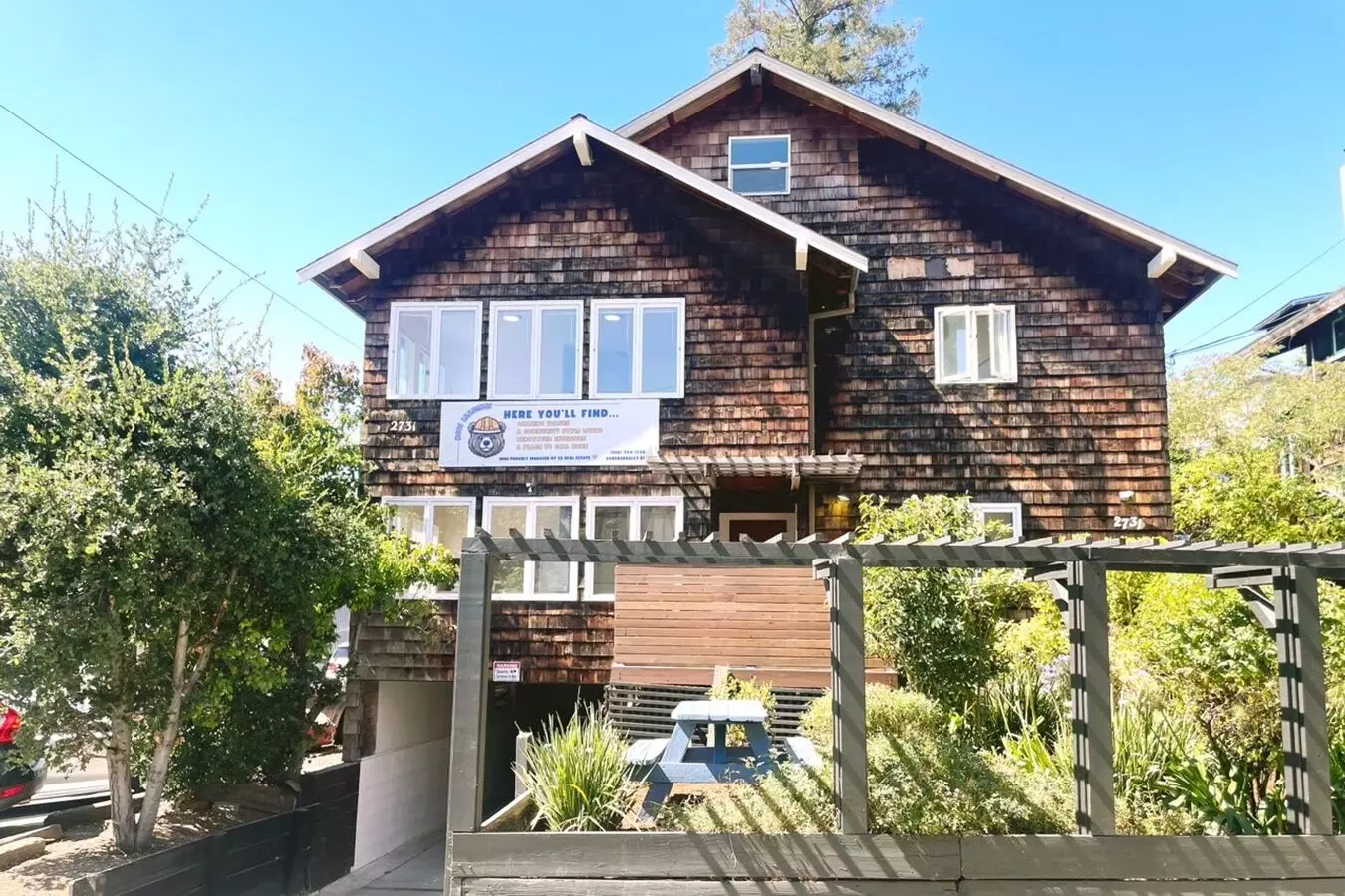 2731 Durant photo 2