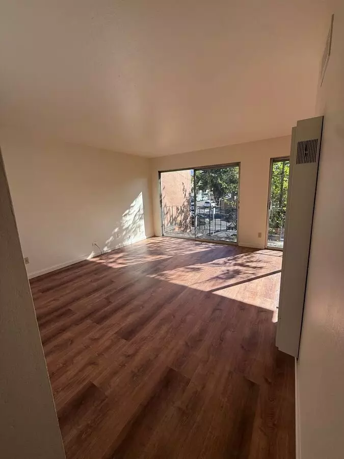 2732 MLK photo 4