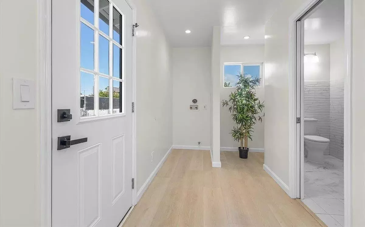 2Beds &amp; 2Baths photo 5