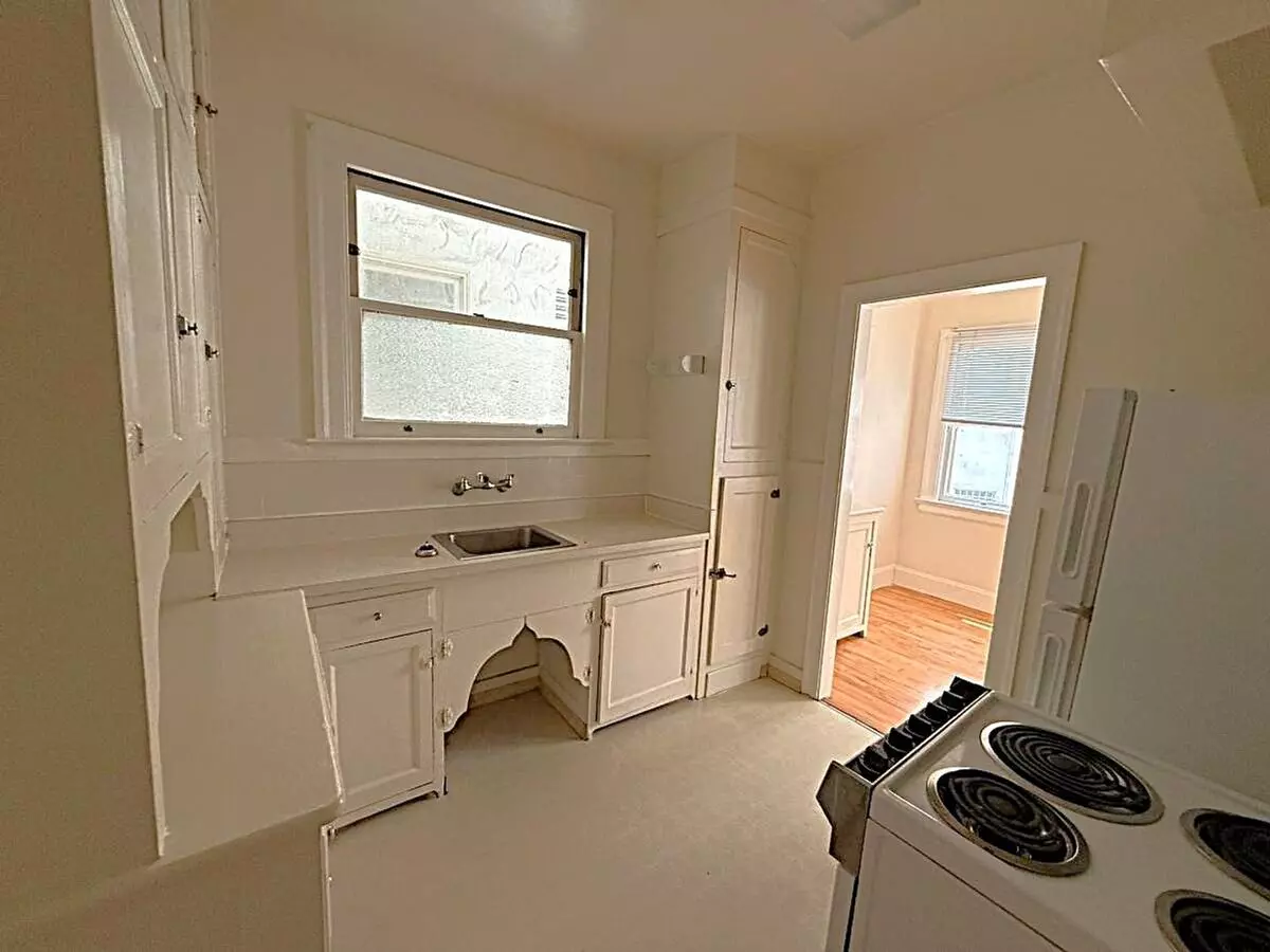 2br - 780ft2 - Prime Location! One Block To Ucb photo 3