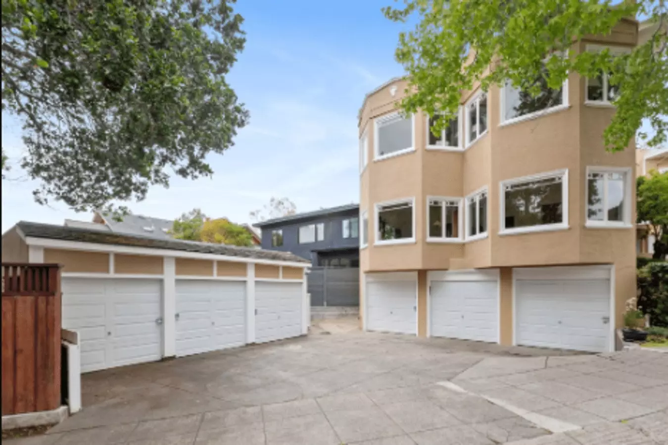 3000 Claremont Ave. photo 2