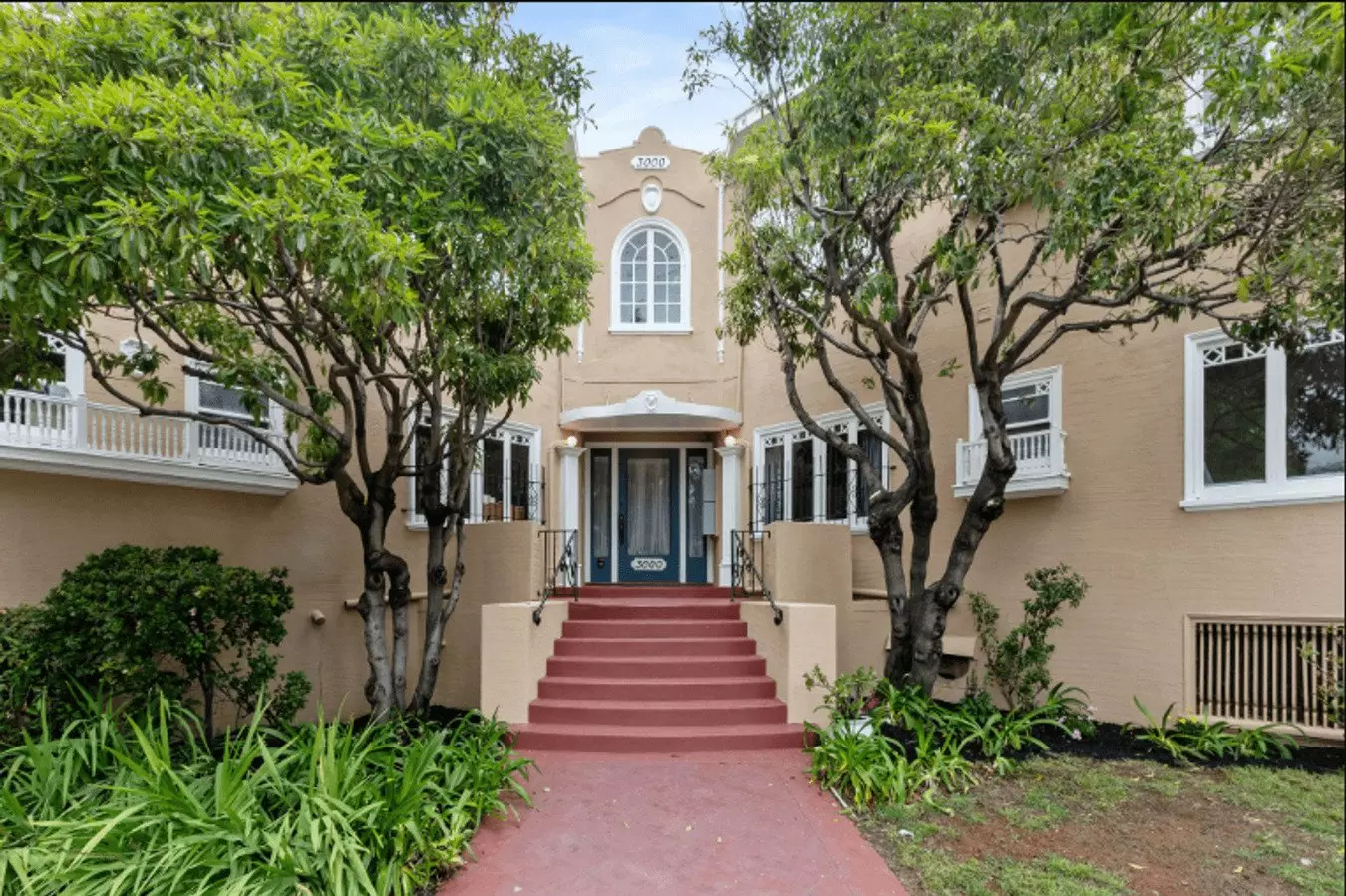 3000 Claremont Ave. photo 3